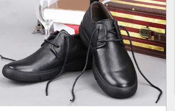 Лятото 2 нови мъжки обувки корейската версия на тренда 9 мъжки ежедневни обувки Q17B27